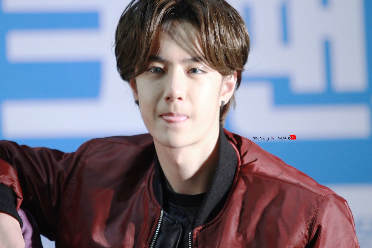 150509 Uniq Fanmeeting I don't remember Yibo wearing contacts a lot... So a thread from this day. Cr. Logos  #WangYibo  #WangYibo王一博  #王一博