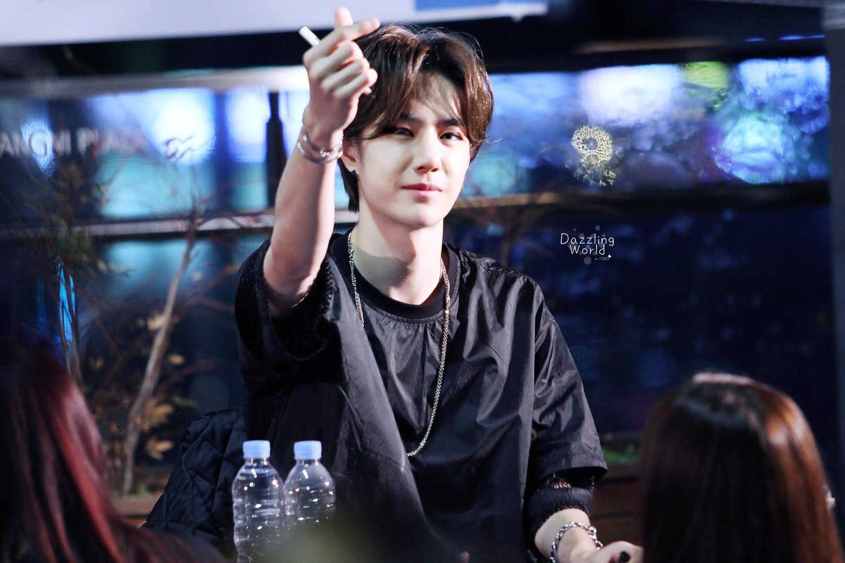 150509 Uniq Fanmeeting I don't remember Yibo wearing contacts a lot... So a thread from this day. Cr. Logos  #WangYibo  #WangYibo王一博  #王一博