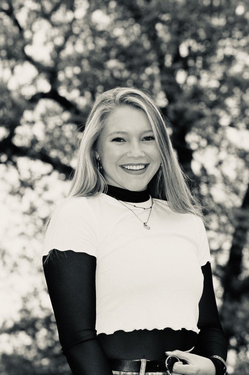 JanieceCramer's tweet photo. Happy 20th Birthday to our beautiful daughter Julianna!  We are beyond proud of you and can’t believe the teenage years are over!! Keep being the amazing person you are!! We Love You!!! 🎂🥰❤️⁦@JuliannaCramer⁩ ⁦@tcramer23⁩ https://t.co/u7E0JVIeqO