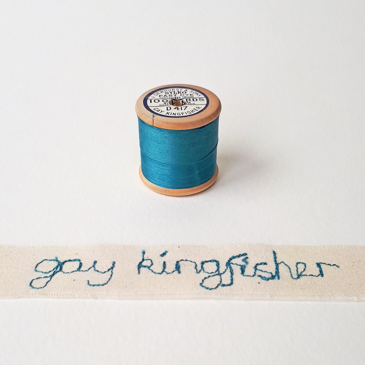 Hippystitch's tweet photo. I'm still loving the #vintagethreads names - #todayscolour is #gaykingfisher...
#stitching #colour #embroidery #machineembroidery #sylko #30daysofcolour https://t.co/oKTtCHG08N