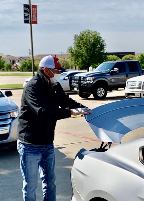 Time for Invitations, Cap and Gown! <a href="/BHSElks/">Burleson High School</a> Class of 2020 Thanks Rob and Doug <a href="/BalfourFtWorth/">Balfour Ft. Worth</a> for making our pickup go! #Elkfamilystrong #bhsmakingconnections <a href="/BurlesonISD/">BurlesonISD</a>