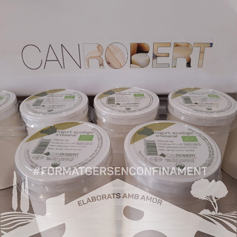 la_paissa's tweet photo. @canrobert2020 us ofereix 🧀🏠

-10 iogurts naturals ecològics ml
-6 formatges tous de llet de vaca de 100 g
Can Roger és una petita granja de producció de llet ecològica de vaca que fa llet per a diferents formatgers, com en el cas de Can Robert.
#confinament #AlimentsDeProp https://t.co/Zg4ogzjgXJ