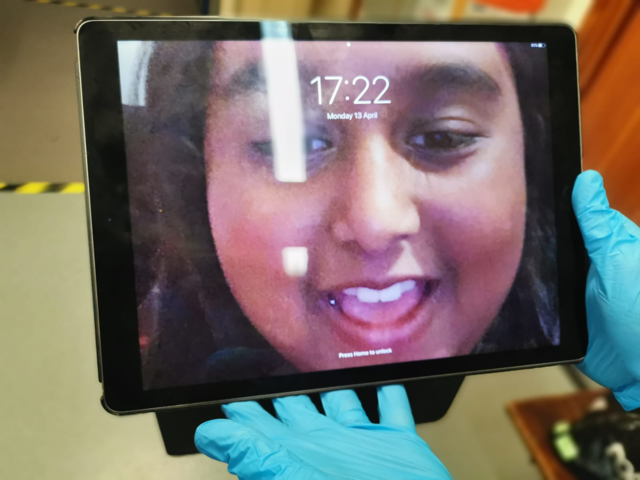 MPSNewham's tweet photo. Believed stolen property found on a suspect arrested yesterday by #EPTteam3. 

It would assist us greatly if anyone can identify the ipad or the person in the photo on the ipad. If so, please call 101 and quote 5310851/20 with the relevant information. https://t.co/7TzocEFvoK