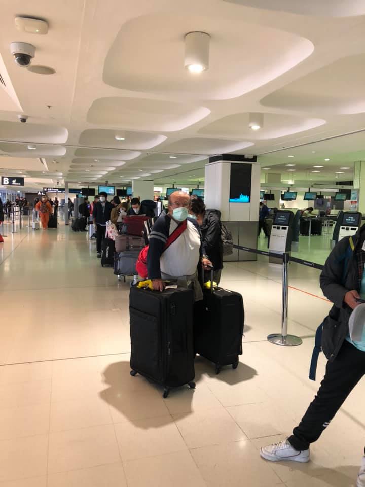 CancilleriaPeru's tweet photo. Gracias a nuestra embajada en Australia y consulado en Sydney se logró el retorno de 86 compatriotas, 23 desde Tailandia, Indonesia, Sri Lanka, Nueva Zelanda y Singapur, con las seguridades sanitarias y cuarentena correspondiente. Bienvenidos #DeVueltaACasa.
#EstamosJuntosEnEsto https://t.co/RLW93gfPn1