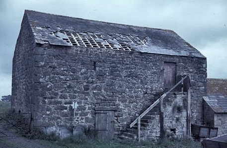 10/12 The Raw Bastle was recently restored. In 1791 one of its occupants, Margaret Crozier, was murdered by William Winter and two accomplices, who were looking for a hidden stash of money. Winter was caught, executed in Newcastle and hung on the Elsdon gibbet