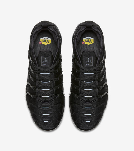 marathonstore's tweet photo. Estas zapatillas, incorporación exclusiva a la dinastía Air Max, definieron la era en la que debutaron, y las que la siguieron.  Las última actualización de las Air Max Plus fue una renovación de imagen no oficial. En algunos territorios se las conoce mejor por las letras "TN" https://t.co/iOGjGKv7hW