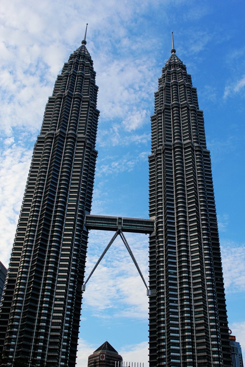 Catching_Sky's tweet image. A place worth watching especially when you are pretty interested in meeting people all around the globe and learn new cultures.... !!! #kualalumpur #Malaysia