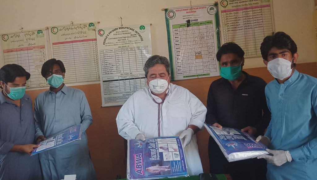 SavethedoctorsP's tweet photo. 👨‍⚕️😇 On 14th April 2020 40 PPE sets were distributed by Dr Kaleem Ullah Hasni at various BHUs &amp; DHQ of Barkhan #Baluchistan along with Doctor/paramedics staff posted at Bawata check post and Kohlu to Barkhan check post    #PPEForDoctors #PPEForParamedics #CoronaVirusPakistan https://t.co/HsIy8pgvfm