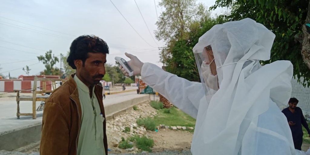SavethedoctorsP's tweet photo. 👨‍⚕️😇 On 14th April 2020 40 PPE sets were distributed by Dr Kaleem Ullah Hasni at various BHUs &amp; DHQ of Barkhan #Baluchistan along with Doctor/paramedics staff posted at Bawata check post and Kohlu to Barkhan check post    #PPEForDoctors #PPEForParamedics #CoronaVirusPakistan https://t.co/HsIy8pgvfm
