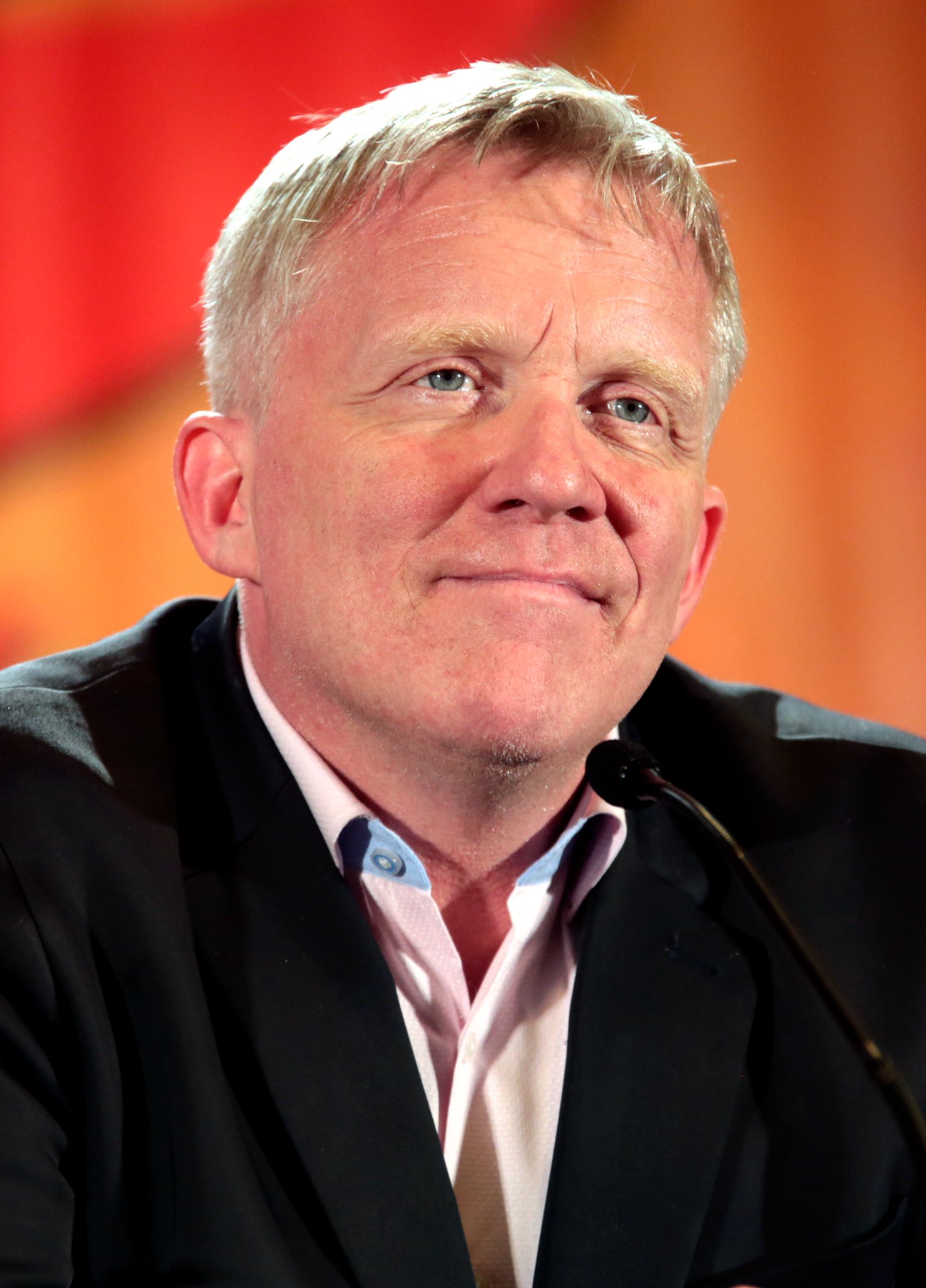 Happy 52nd Birthday to actor, producer and director, Anthony Michael Hall! 