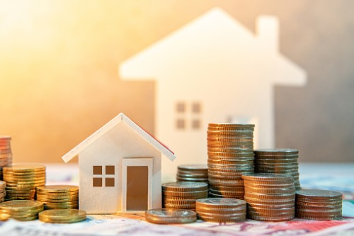 RealtorGirlVI's tweet photo. "Damned if they Do" or "Damed if they Don't". Big 6 Banks and what Covid19 Mortgage Deferral costs might mean for you.  https://t.co/ZAyyRuaitx  

@macdonaldrealty @cibc  @TDBank_US @RBC @BMO @bankofcanada @scotiabank #mortgage @TD_Canada https://t.co/Ctk1GjDt2X
