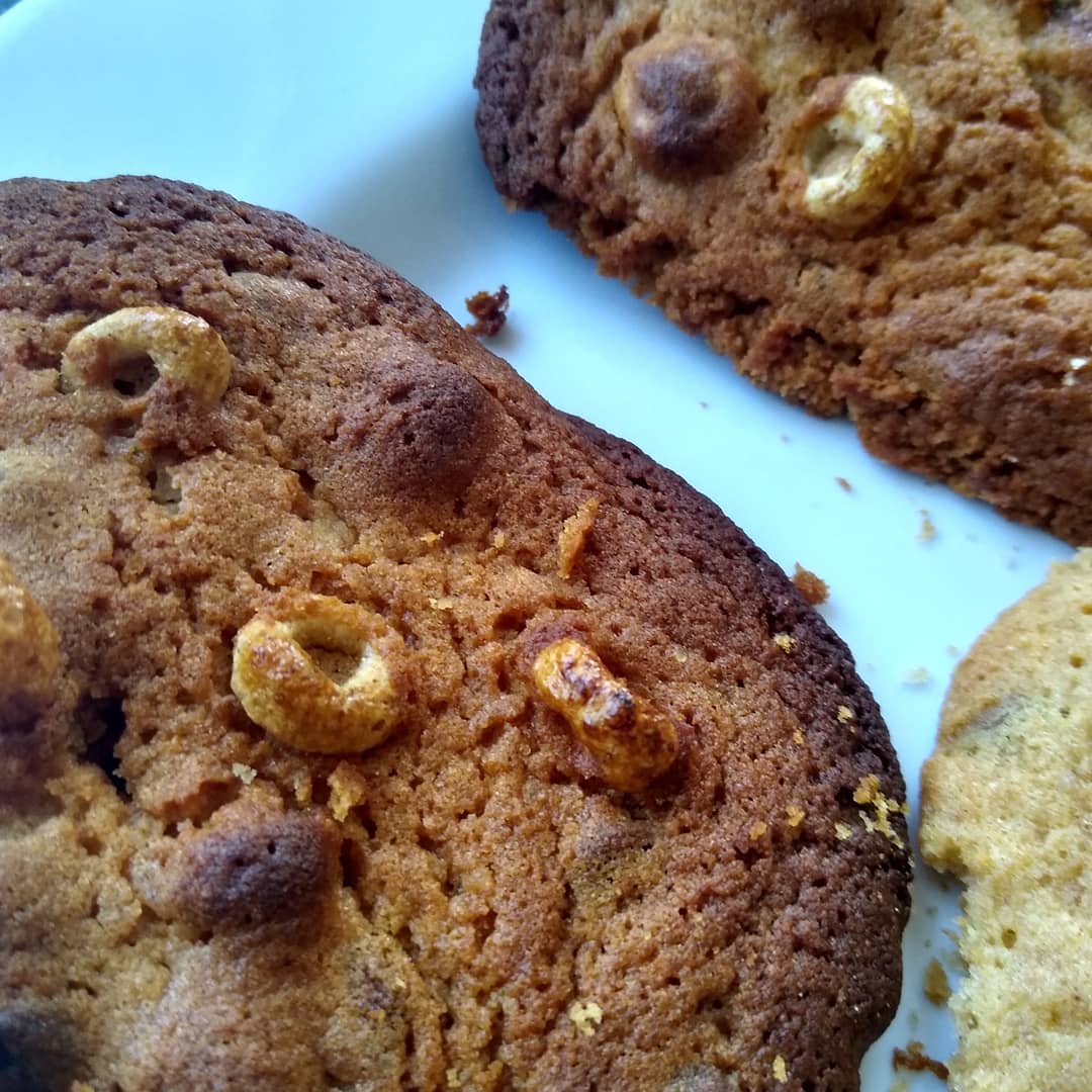 IndiaInaJar's tweet photo. #Kids #cooking something non-Indian for a change. Adding #Cheerios to #cookies making it Nice n Crunchy. #cookingkids #cookingwithkids
#staysafe #stayhome #chappathi dough #indiainajar #diydoindianyourself #tandoorichicken
https://t.co/hp8GZkVto9 https://t.co/49PYj1V6fg