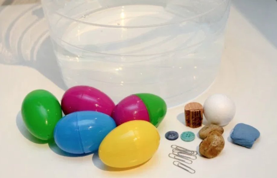 Have some extra plastic Easter eggs lying around? Try this experiment! Parents/guardians - fill the eggs with small objects (like in the picture). Kids - guess what's inside, make a prediction about whether the egg will sink or float, and then test it out!