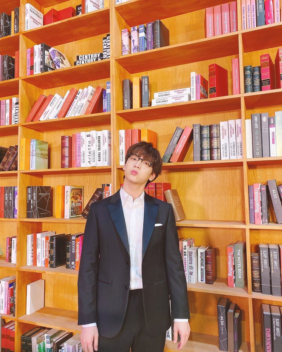 nflyingturkey's tweet photo. 140420| Jaehyun Instagram Güncellemesi
Oh? 😙
.
.
.
#NFlying #KimJaehyun #millet #neyapıyorsunuz? #ben #kitaplarım #olsada #onlarınönünde #fotoğraf #çekiniyorum https://t.co/vCPrugiS8T