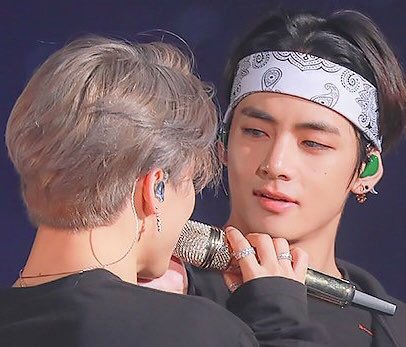 well you can only wish you have a soulmate to look at you like vmin do to each other