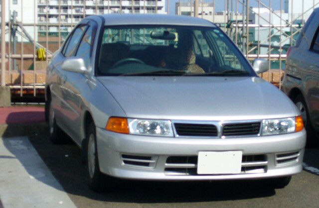 Toshic New Version Update おまえらの教習車晒せよ 5代目のランサーでしたな 正式名称は 三菱教習車 普通自動車の教習車の基準 全長4 400mm以上 を満たすため 北米向けと同じ大型バンパー装備で全長を伸ばしてた あと ボディ後端を把握し