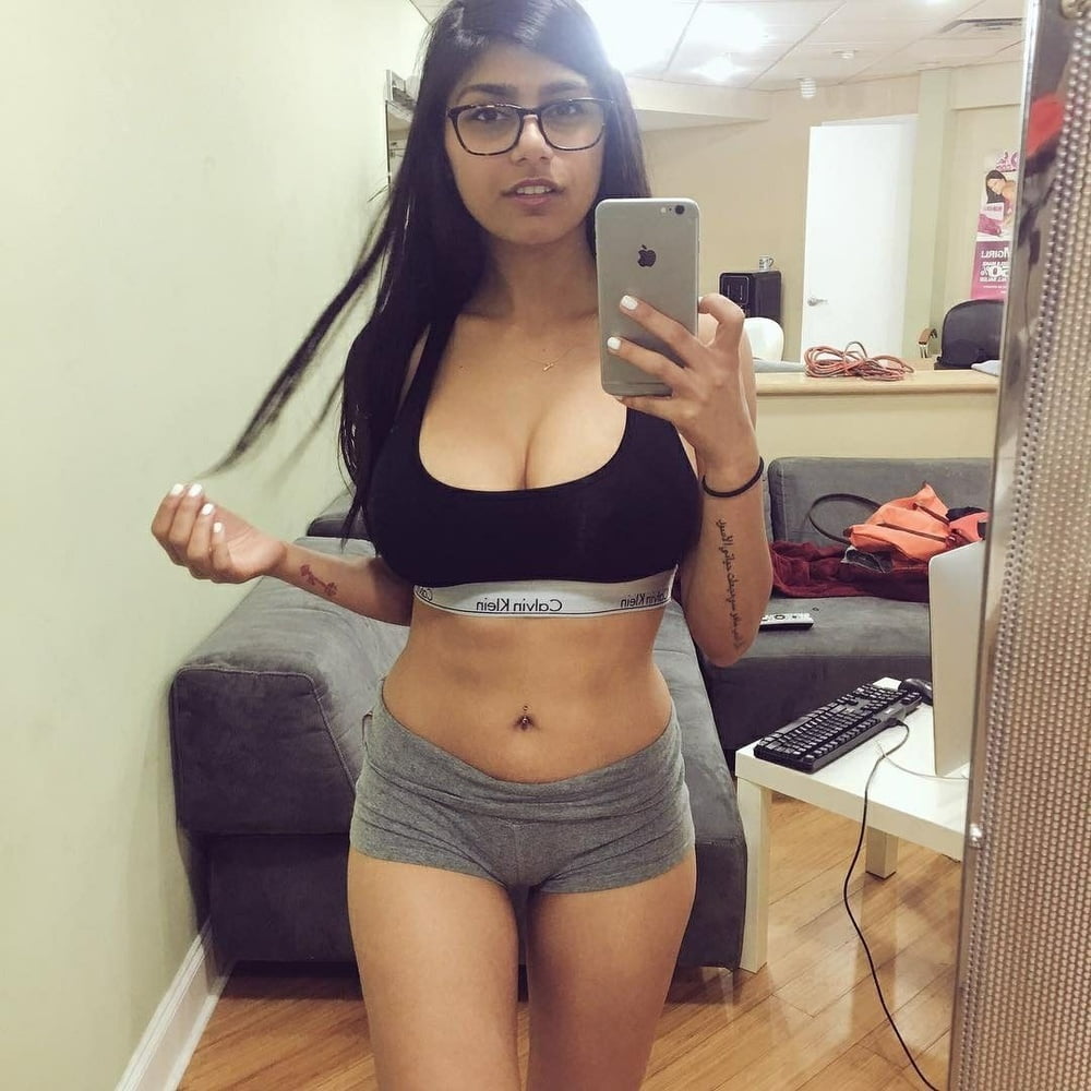 Mia Khalifa sexy pictures on X