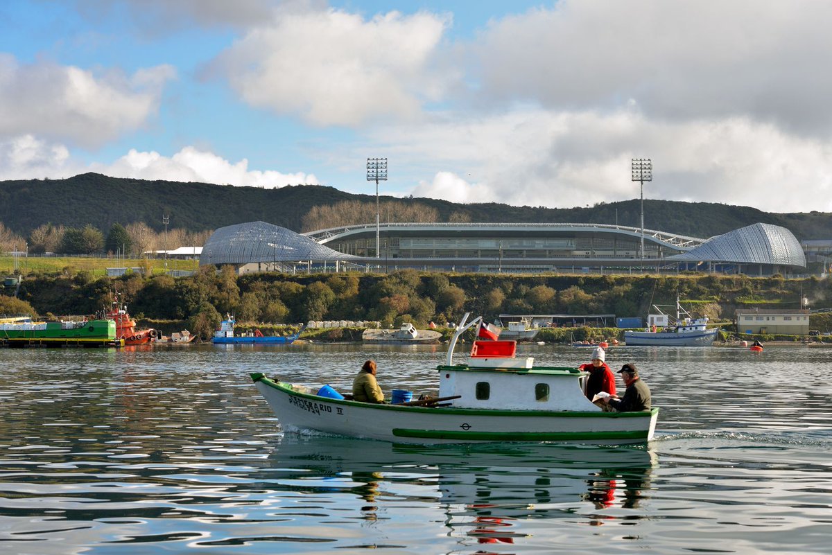 Estadio Regional de Chinquihue ChileClub: CD Puerto Montt.Capacidad: 10.000.Inaugurado: 2013