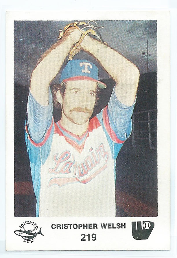 tiburonmusiu's tweet photo. Hoy está cumpliendo 65 años de edad Chris Welsh, el pitcher oriundo de Delaware jugó la temporada 1981-82 con #Tiburones. Lanzó 12 juegos, 9 aperturas con 3 completos, ganó 5 y perdió 6 con 2.86 de efectividad.
#ChrisWelsh #LaGuaira #PaEncima https://t.co/uAmvs00DaS