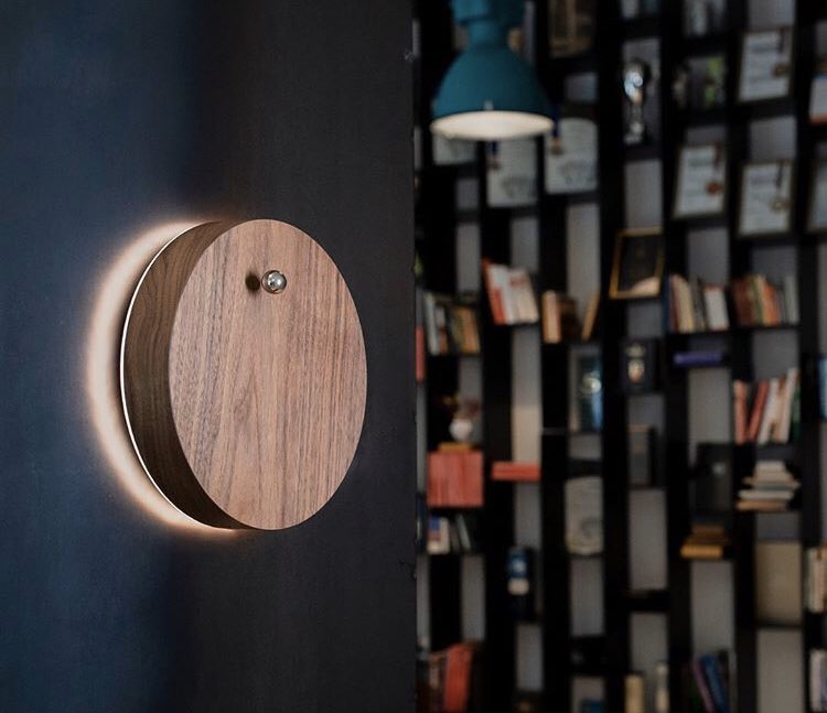 #اختيارات_عبدالله
شركة اليوم FLYTE هذي الشركة السويدية 🇸🇪
عندهم ثلاث منتجات , 
ساعة 🕔, مزهرية⚱️ , لمبة 💡,
الفكرة ان منتجاتهم تطير بالمغناطيس 🧲
رابط امازون: amzn.to/2xsCHK0
متجر الشركة: flytestore.com
حسابهم: <a href="/thisisflyte/">FLYTE</a>