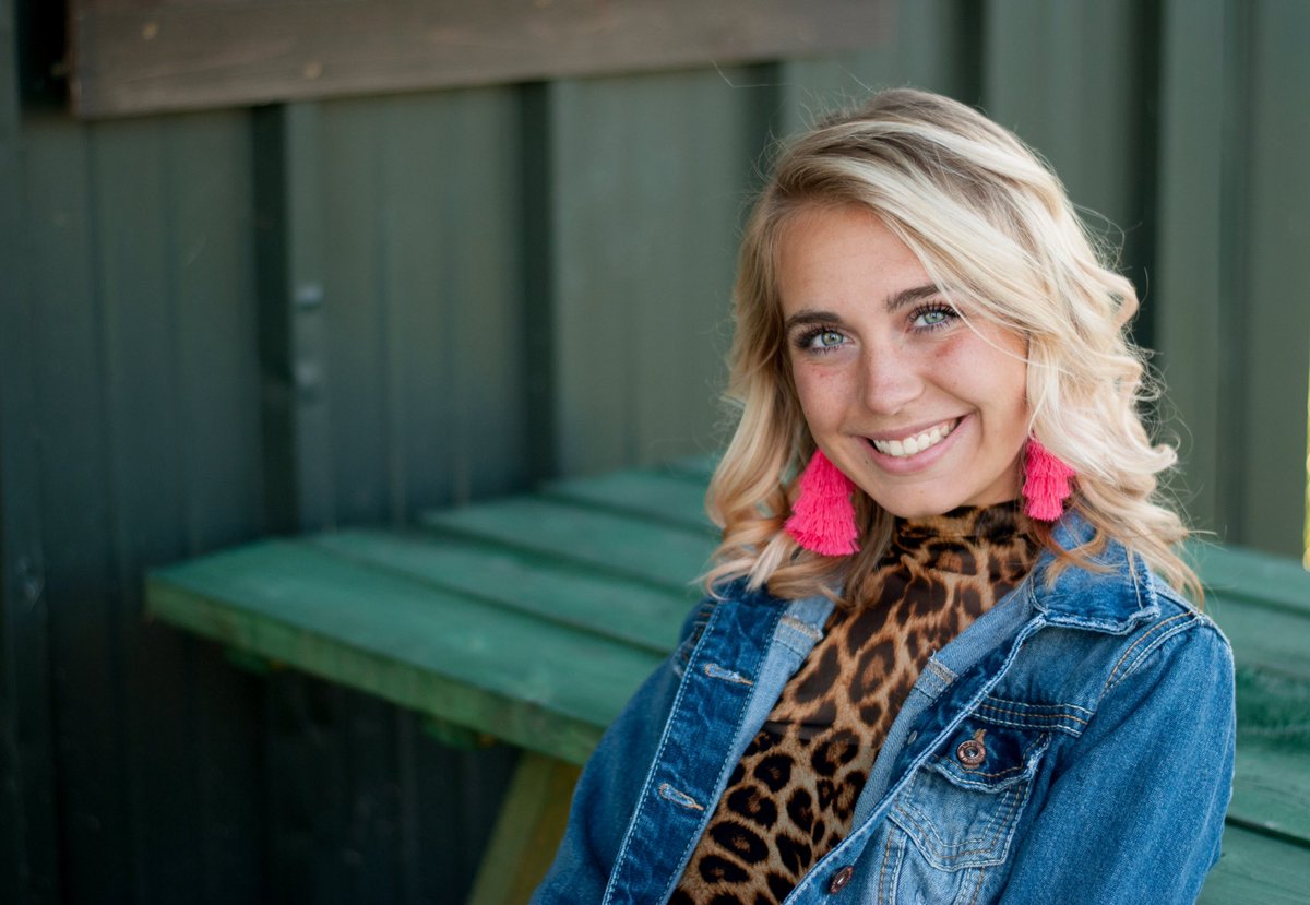 WildcatsBSHS's tweet photo. 2020 Senior dediCATion for Kenzee Peterman!

KP-
We are so proud of our smart, funny, talented, LOUD, and all-around fierce daughter!  As you prepare for your next adventure:  May the Force Be With You!
 
Love you to pieces!
Mom, Dad, Haylee, Emee https://t.co/klq2IL7kUn