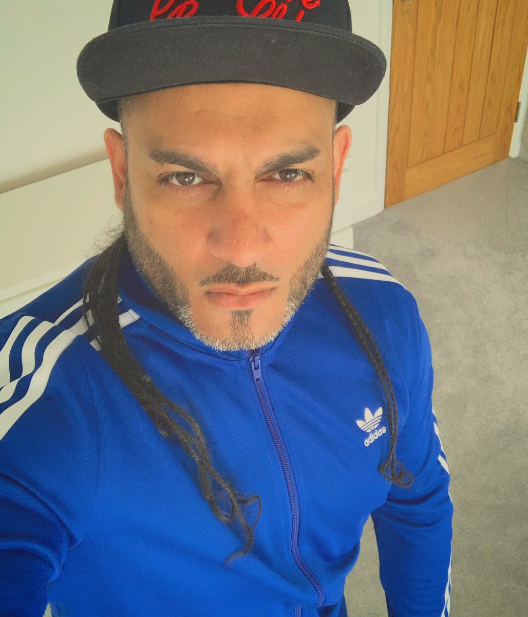JagsKlimax's tweet photo. Wearing blue for my uncle who’s funeral it is right now and for appreciation towards the work the NHS have always done as requested by the Sidar family. It’s real tough and hard to not be able to be there to say our final bye 🙏😢 Stay strong everyone ❤️
 #lovesid #thankyounhs https://t.co/jRAZfGtF4W
