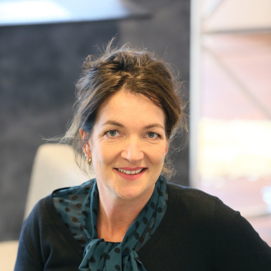 Actrice Malou Gorter is vooral bekend als advocate Merel in de serie 'Oogappels'. Ook zou ze te zien zijn in de theatertrilogie 'Leedvermaak', die is stilgelegd vanwege het corona-virus. 
Vanavond te gast in #RadioKunststof om 19:30 op <a href="/NPORadio1/">NPO Radio 1</a> met <a href="/jelliebrouwer/">jellie brouwer</a>
© Sanne Peper