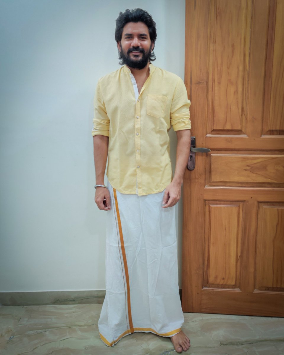 Kavin_m_0431's tweet photo. நண்பர்கள் அனைவருக்கும் இனிய தமிழ் புத்தாண்டு நல்வாழ்த்துக்கள்.. :) சீக்ரமே எல்லா சரி ஆய்டும்.. நம்பிக்கையோட இருப்போம்.. :)

📷 - amma :) https://t.co/XzHegcCr4r