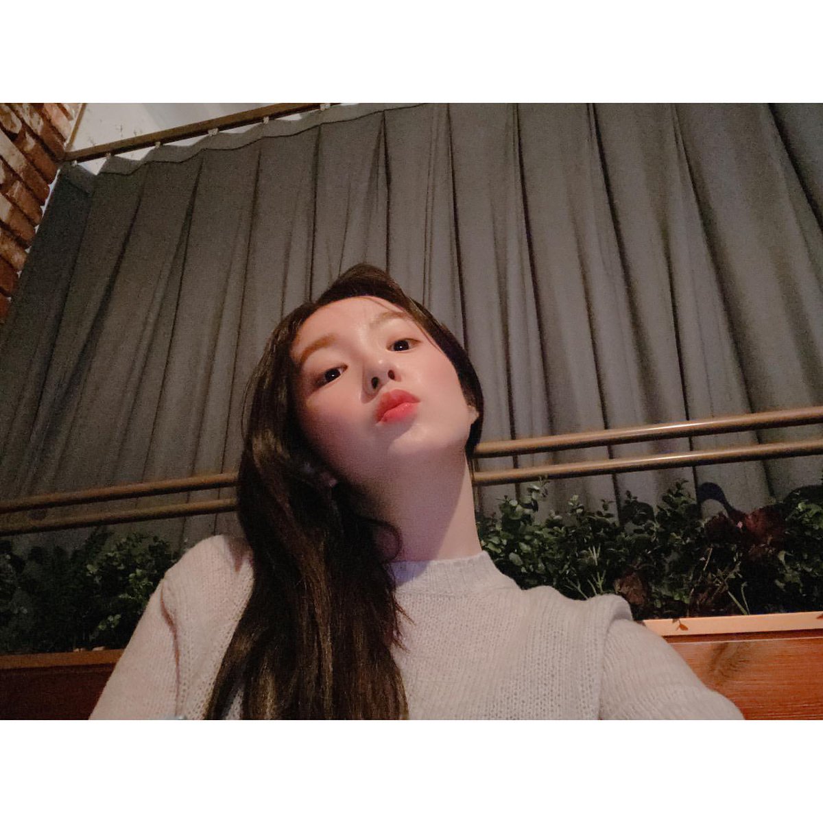 renestgrm's tweet photo. 200414 Irenestagram #RedVelvet #레드벨벳 #Irene #아이린 #RVF @RVsmtown (2P1V)

🧸

https://t.co/pQFNFakjkO https://t.co/S5fa6eWA5g