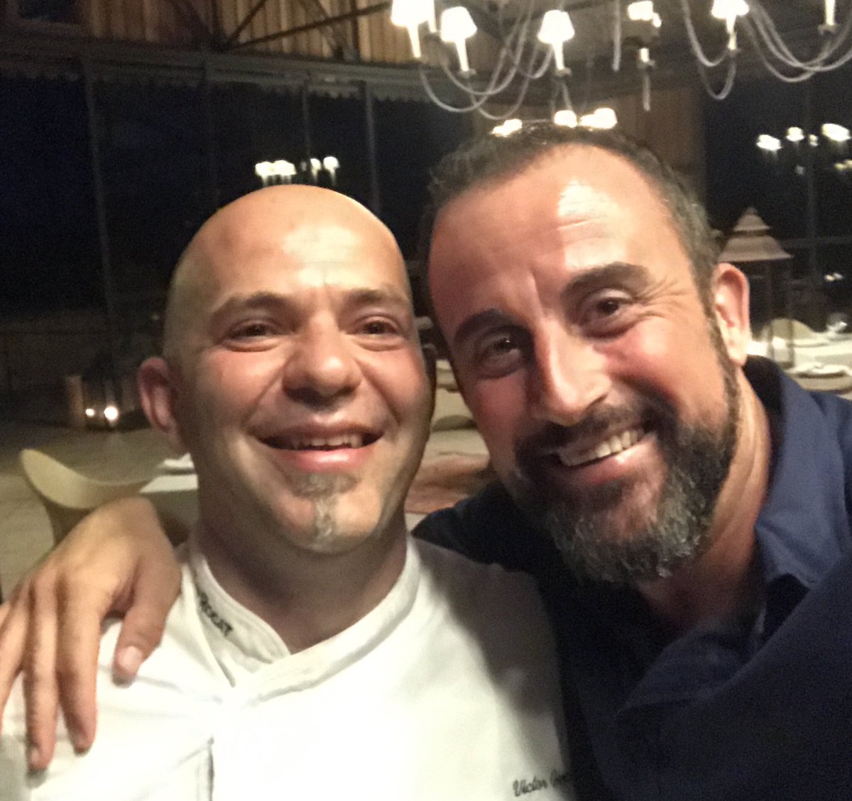 Encantados de contar hoy con un excepcional cocinero y mejor persona en @ocrmallorca #MásdeUnoMallorca bajo dirección <a href="/ElkaDimitrova/">773N</a> Muchísimas gracias <a href="/victorcocina1/">Victor Garcia</a>,jefe de cocina <a href="/CapRocat/">Cap Rocat Hotel</a> y por acercarnos esta deliciosa receta:arroz con pulpo mallorquín y alcachofa morada 😋