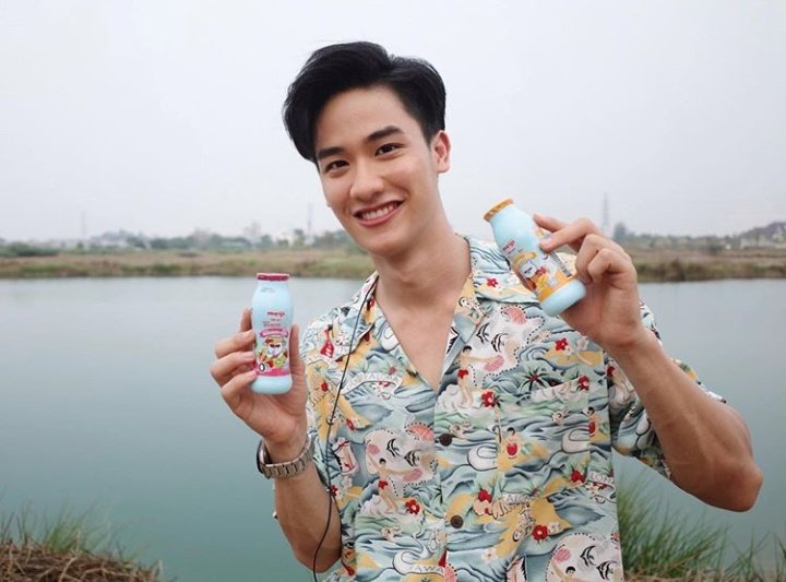 a thread of tay tawan wearing printed shirt  #Tawan_V  @Tawan_V