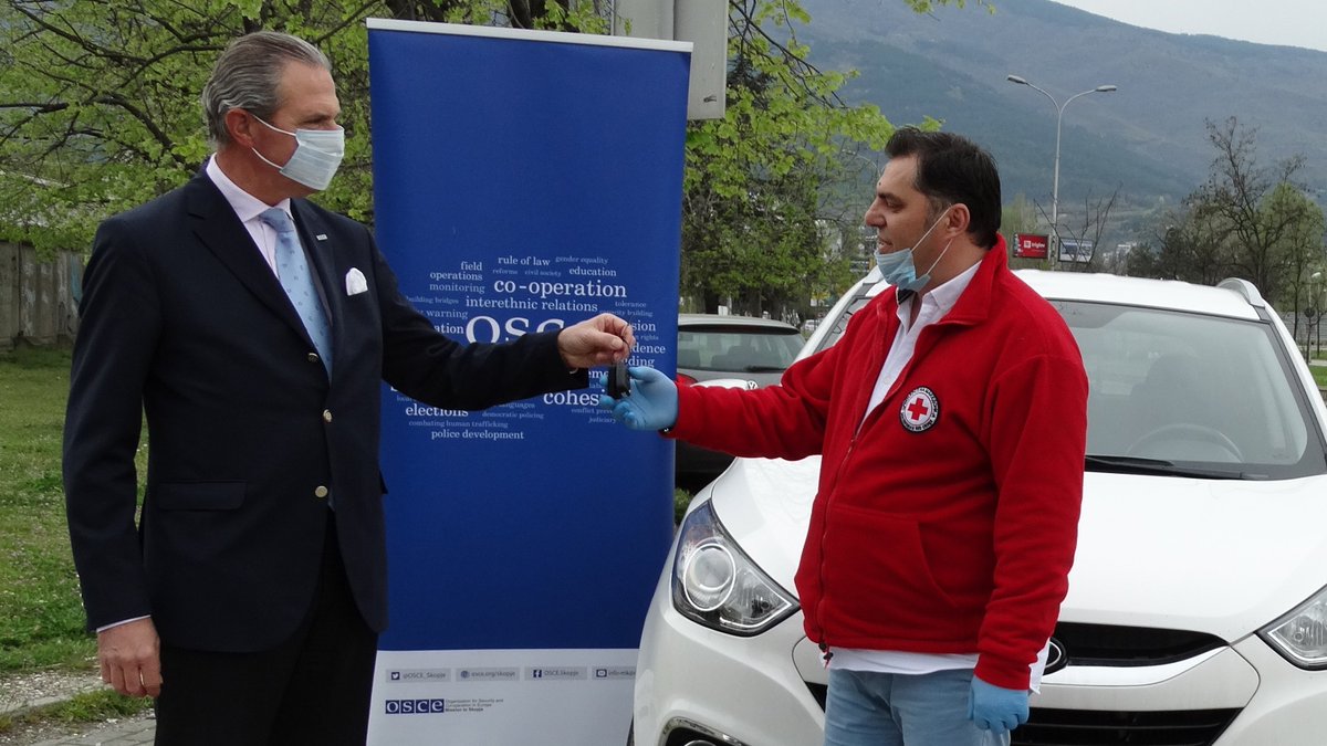 OSCE_Skopje's tweet photo. Amidst #COVID2019 outbreak, OSCE_Skopje donates a 4x4 vehicle that will help the Red Cross in Tetovo distribute life-saving medical supplies to villages throughout the municipality. https://t.co/6xvoX74Jlb