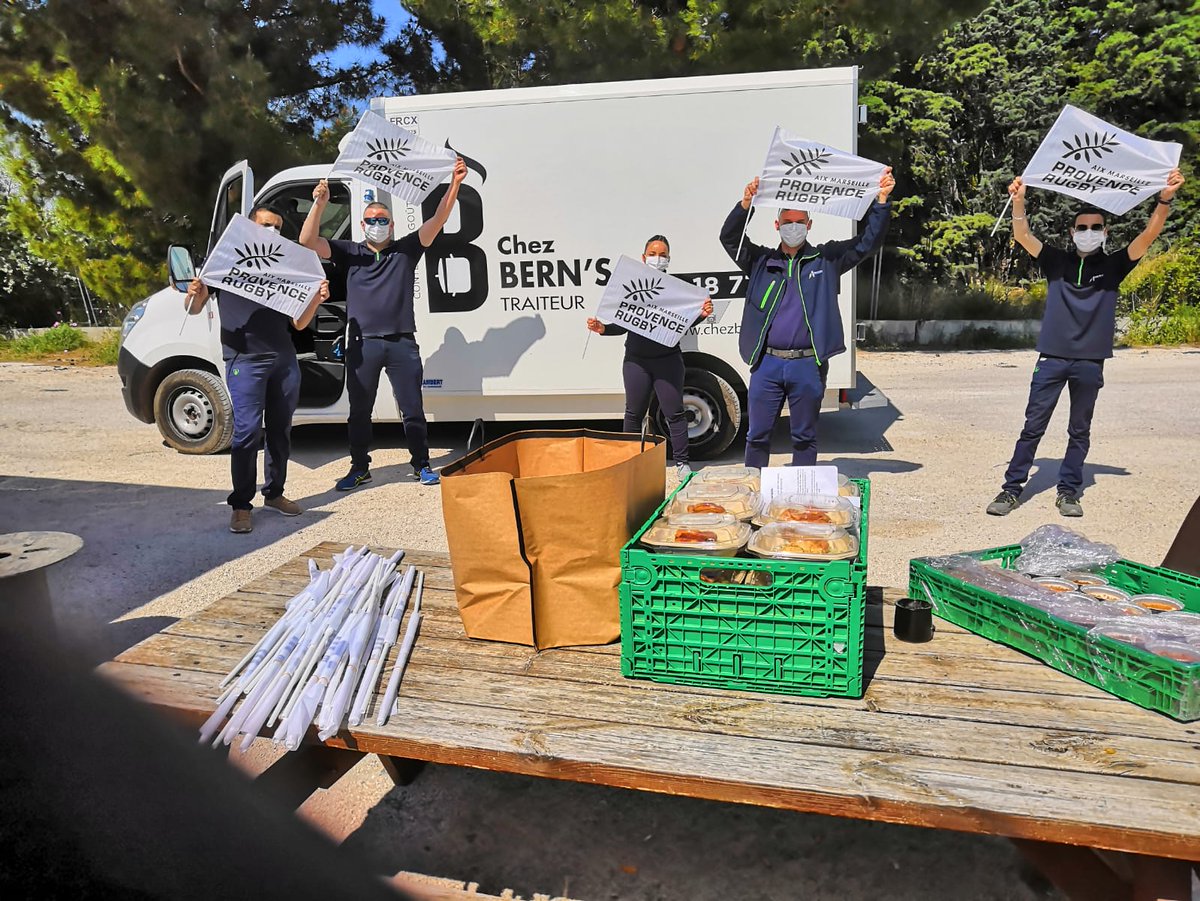 ✊ CAGNOTTE SOLIDAIRE ⚫️🏉 𝚙𝚘𝚜𝚝 𝟽 
Les livraisons de repas pour nos soignants se poursuivent  !

Aujourd'hui :
👉 115 repas🍱livrés à l'Hôpital d'Aix
👉 50 repas🥘livrés aux ambulanciers

Soutenons la cagnotte !💰⏩ bit.ly/2yyopYl
#SolidaritéCovid19Aix