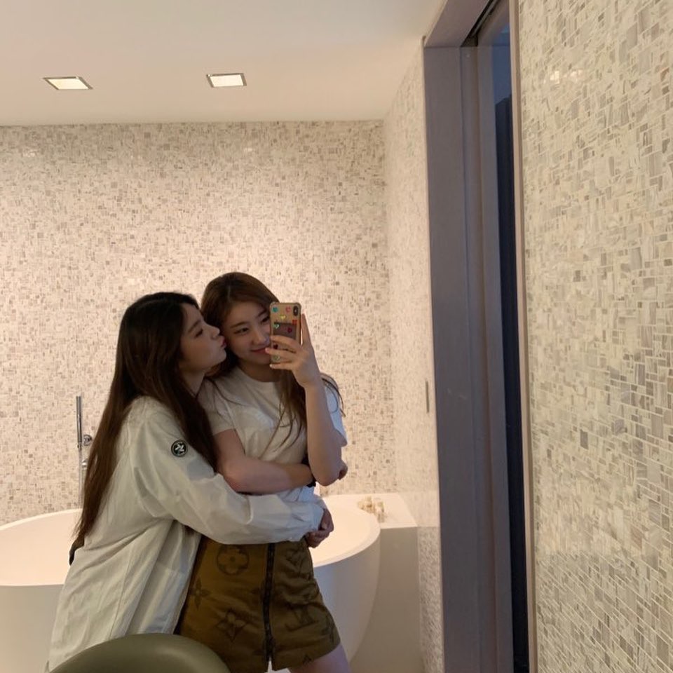 Yeji making you jealous with Chaeryeong :> The next one will be connected to this uwu