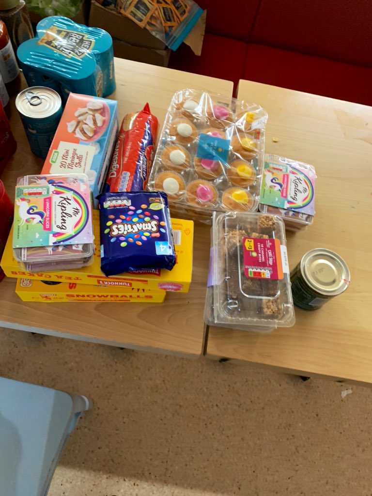 wardieguides's tweet photo. We donated all the left over food we had from camp and that was in our guide cupboard to our local food bank!
@GirlguidingEdin @GirlguidingScot @Girlguiding @TrussellTrust  #StayHome #wardieguidesathome #AdventuresAtHome #givingback https://t.co/avb9TKOE9A