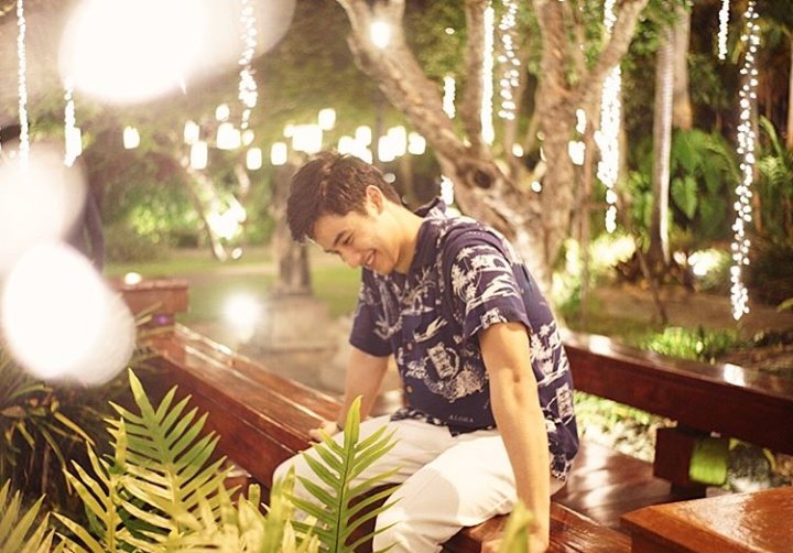 a thread of tay tawan wearing printed shirt  #Tawan_V  @Tawan_V