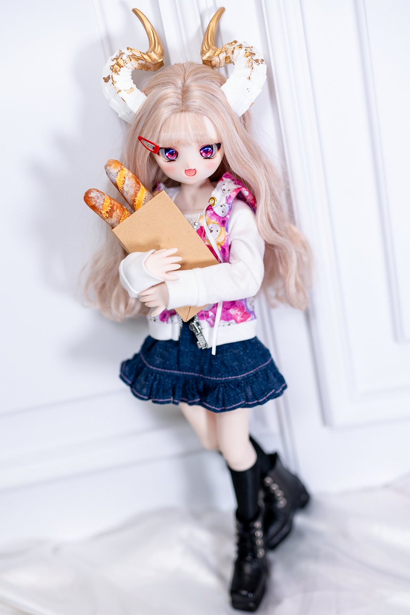 leavantain's tweet photo. 시드는 빵순이...😆

소품제작 : @ddingii 

#777っ子
#MDDはいいぞ #mdd
#ドールオーナーさんと繋がりたい
#うちのこかわいい https://t.co/xoIdHHX4Mb
