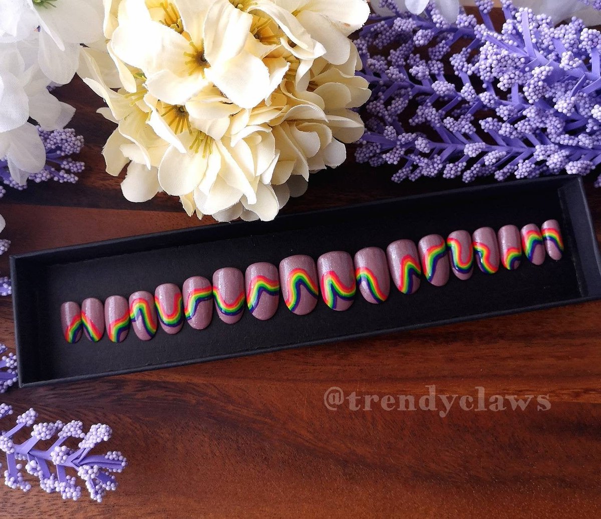 Excited to share the latest addition to my #etsyshop: Shimmery Bright Flowing Rainbow - Custom Press On Nail Set #etsy #etsyseller #etsystore #nails #overtherainbow etsy.me/2xvwi0x
