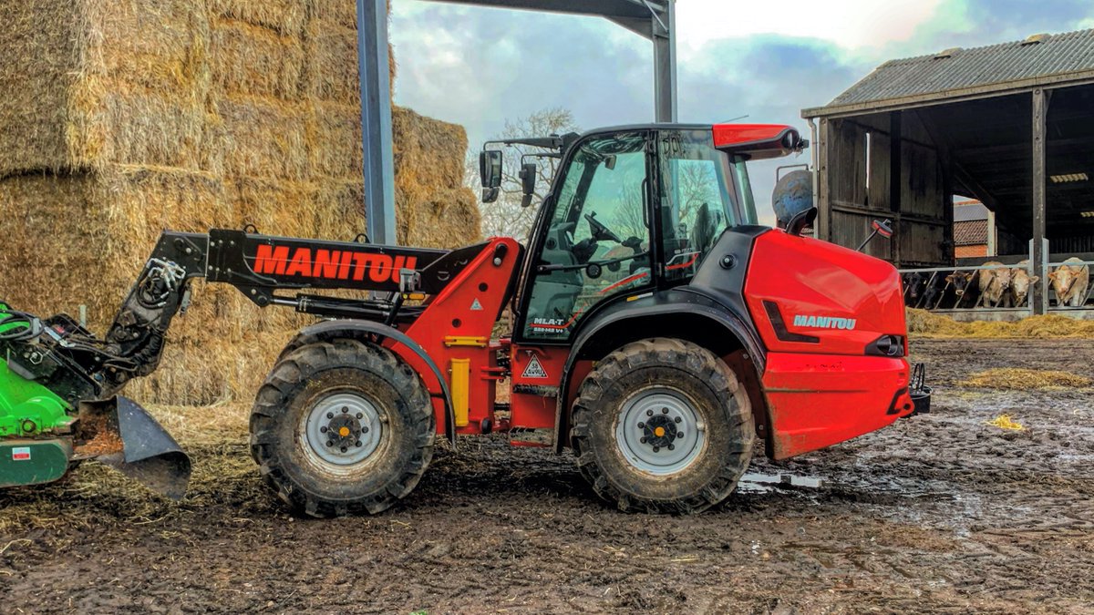 #TelehandlerTuesday Amazing photo from Tom Hinchley of the <a href="/ManitouUk/">Manitou UK 🇬🇧</a> MLA-T 533-140vt 📸 Comment below with pictures of your Manitou!