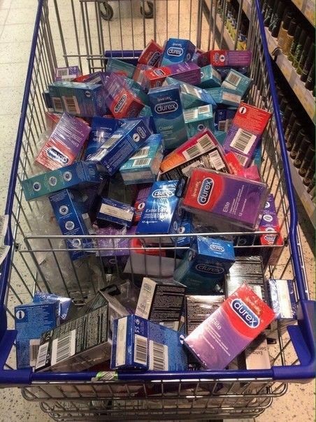 Theworldofmoths's tweet photo. วันนี้ฟองมาขายถุงยางอนามัยค่าา ช่วยซื้อหน่อยน้าาขอ30รี ช่วยฟองหน่อนนคะ https://t.co/OXkNkrM6ad