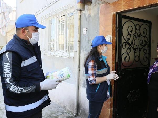 Biz büyük bir aileyiz. ❤️

“Evde Kal” çağrımıza uyan annelerin talepleri doğrultusunda, ailemizin en değerli üyeleri olan çocuklarımız için bebek bezi ve ıslak mendil dağıtımına başladık. 

Biz buradayız, siz lütfen #EvdeKalın