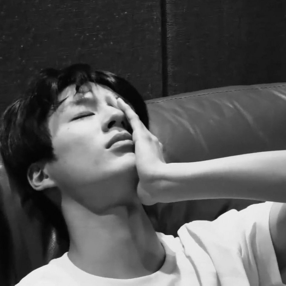 *( 🐺 )

     Hey guys I'm typeq img jeno made in 00 god boy, to day I gonna do tamtak – follow just rt this 

ยพท ลฟตท