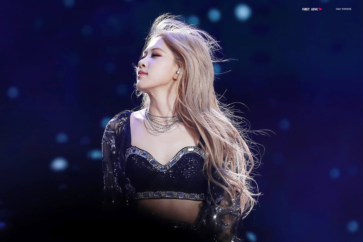 5. rosé in coachella 2  @ygofficialblink