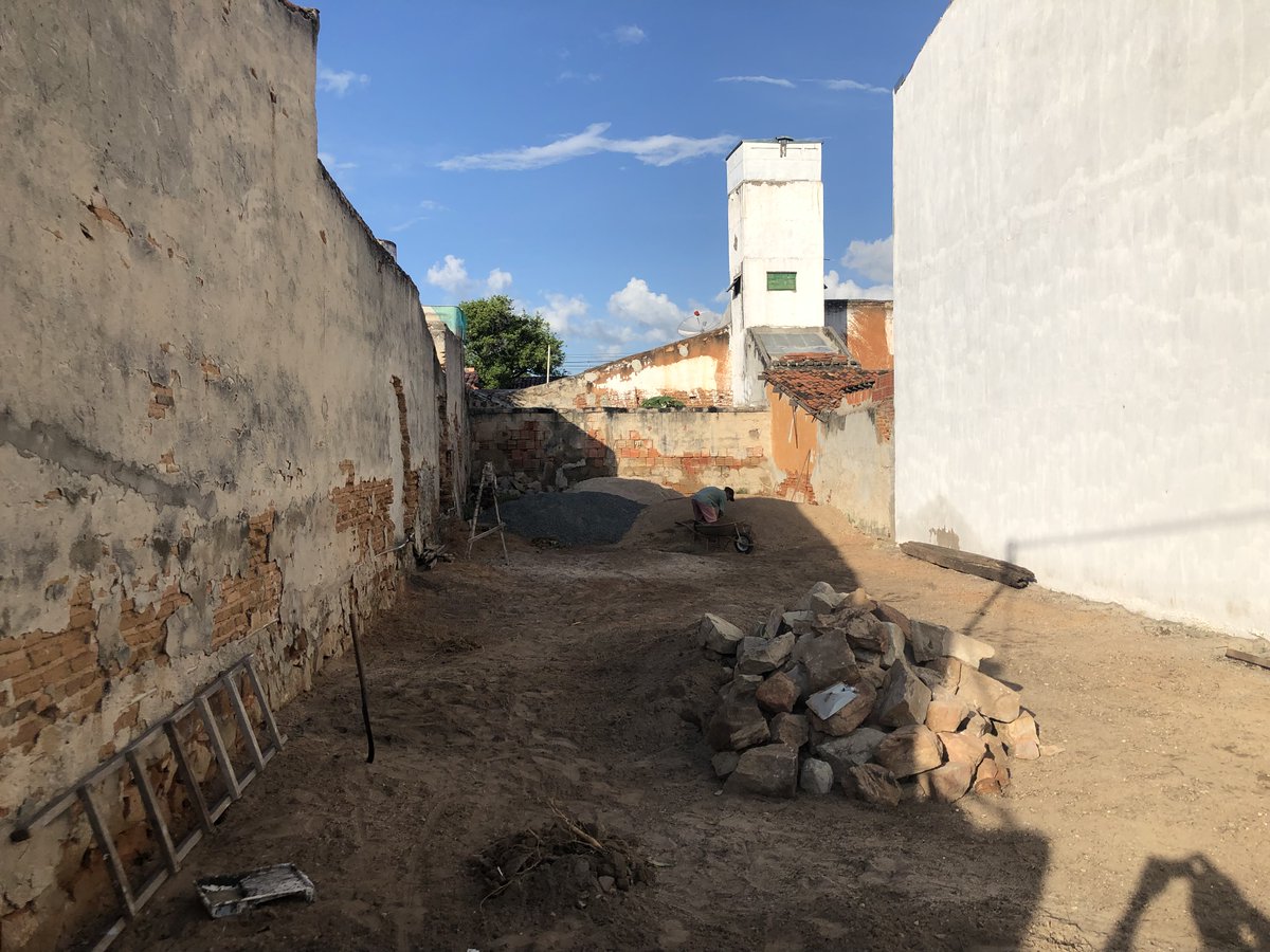 VENDO TERRENO BENJAMIN CONSTANTEN FALA VALDEZ LANCHES BAR CEL. É ESTE 88-999203250 OU 88-997360585