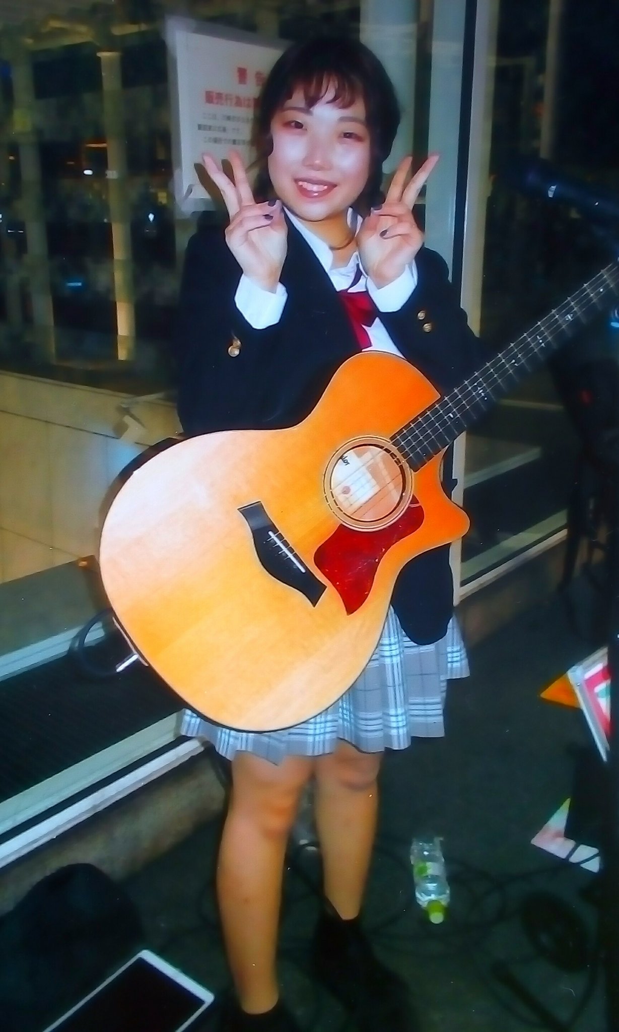 ぐんちゃん ストリート にっぱちファン ボンビーガール 17歳女子高生が 鹿児島から上京か そう言えば 女性ギター弾き語り アーティスト 月出彩伽ちゃん Ayaka1231hi Cha 画像 も 高校生のうちに 山口から単身で上京したな T Co Gdgfwulnqy