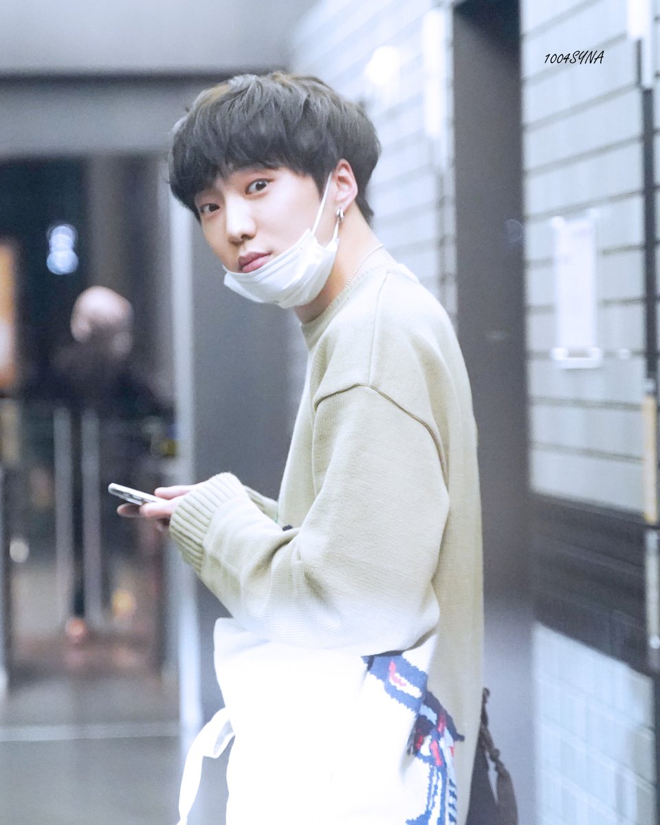 1004syna's tweet image. 200413 아이돌 라디오 출근

승윤선배인지... 멍뭉이인지... 뭐라고 불러야 할지 모르겠어요 ㅠㅠㅠㅠㅠㅠㅠㅠㅠㅠㅠㅠㅠ 이 다가진 사람 ㅠㅠㅠㅠㅠㅠㅠㅠㅠㅠㅠㅠㅠㅠㅠ

@official_yoon_ 
 #강승윤  #seungyoon #winner