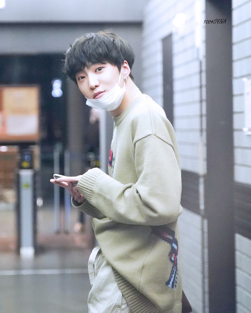 1004syna's tweet image. 200413 아이돌 라디오 출근

승윤선배인지... 멍뭉이인지... 뭐라고 불러야 할지 모르겠어요 ㅠㅠㅠㅠㅠㅠㅠㅠㅠㅠㅠㅠㅠ 이 다가진 사람 ㅠㅠㅠㅠㅠㅠㅠㅠㅠㅠㅠㅠㅠㅠㅠ

@official_yoon_ 
 #강승윤  #seungyoon #winner