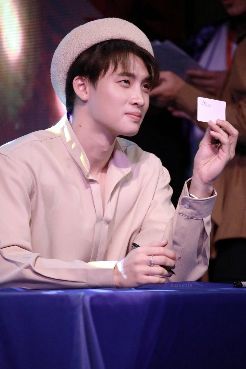 sweetie_pic's tweet photo. 18 ☆ 191130 #MeanOnFireManilaFanmeet2019

#MeanOnFire #MeanPhiravich #m34nismind https://t.co/iiMCtL4pF0
