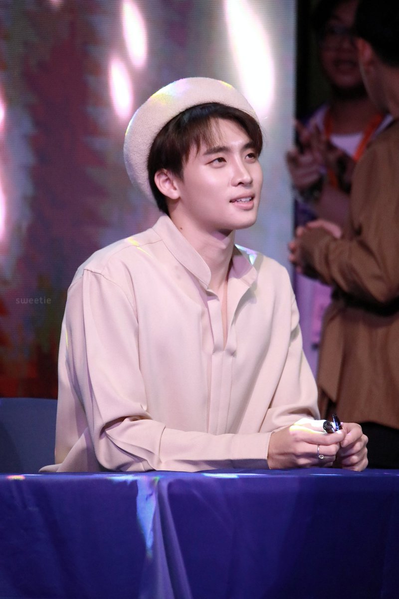 sweetie_pic's tweet photo. 18 ☆ 191130 #MeanOnFireManilaFanmeet2019

#MeanOnFire #MeanPhiravich #m34nismind https://t.co/iiMCtL4pF0