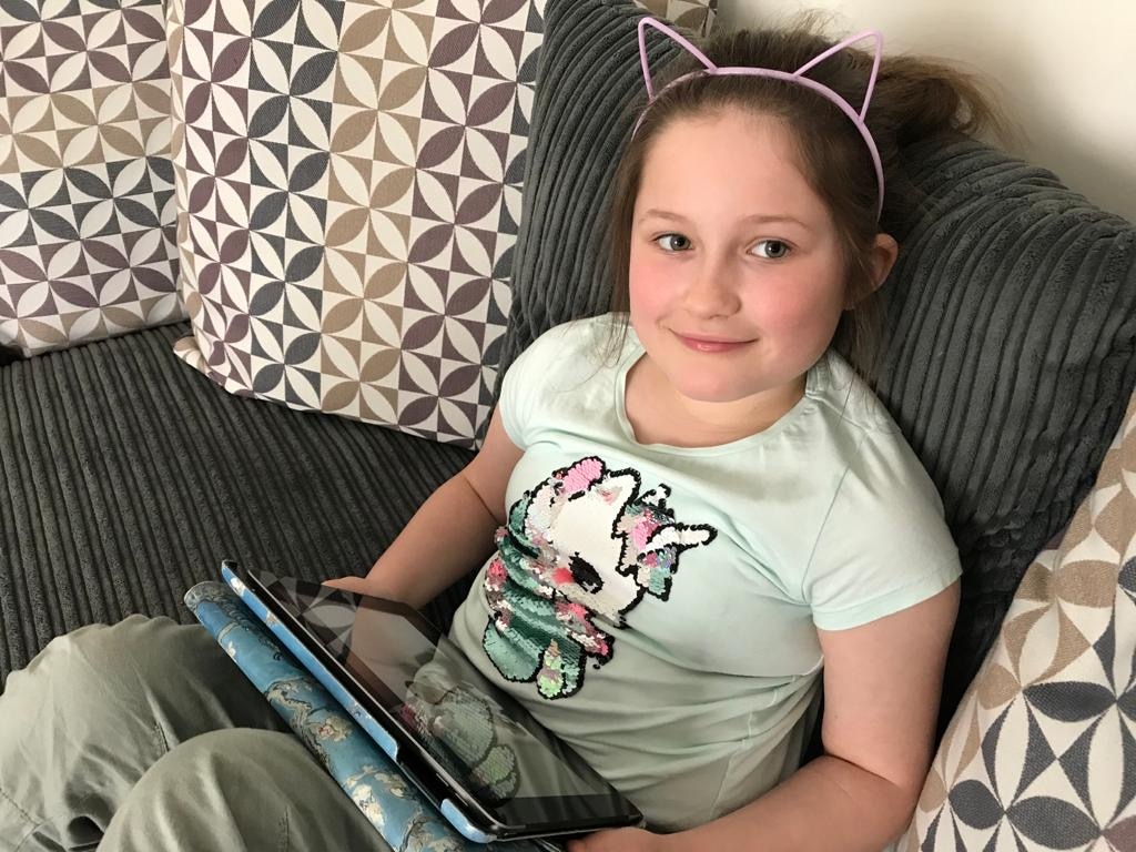 ECFRS's tweet photo. 8-year-old Millie from #GreatWakering has been watching our #CyberSafety lesson

While schools are closed, we've launched an online education hub with @EssexPoliceUK so we can continue delivering safety lessons to children #StaySafeEssex #EssexUnites ➡️ https://t.co/IEGXMjUEDo https://t.co/UuUGRPEL8R